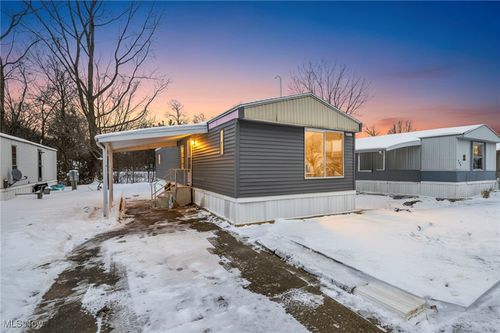 160 Kentucky Dr, Elyria, OH, 44035-7834 | Card Image