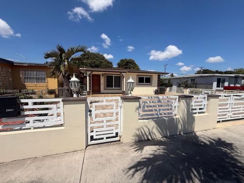 281-281 W 17th St, Hialeah, FL, 33010-3027 | Card Image