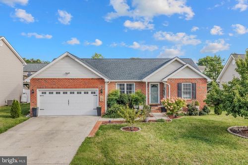 158 Reagan Dr, INWOOD, WV, 25428-4439 | Card Image
