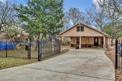 2078 Jeffcote Rd, Conroe, TX, 77303-5118 | Card Image