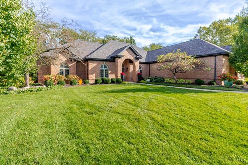 1053 Charter Pl, Centerville, OH, 45458-3946 | Card Image