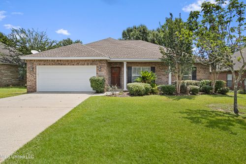 15346 Summerfield Dr, Gulfport, MS, 39503-9434 | Card Image