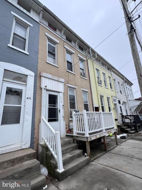 430 Walnut St, YORK, PA, 17403-1325 | Card Image