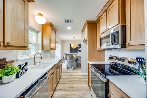 8735 Charing Cross Ln, Dallas, TX, 75238-3811 | Card Image