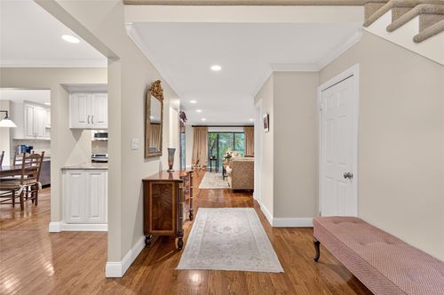 7 Meadowood Dr, Jericho, NY, 11753-2833 | Card Image