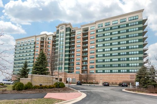 613-6420 Double Eagle Dr, Woodridge, IL, 60517-1764 | Card Image
