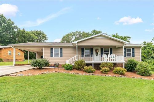 3809 Evergreen Dr, Trinity, NC, 27370-8823 | Card Image