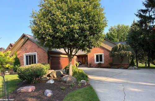 1734 Snowden Circle, Rochester Hills, MI, 48306 | Card Image