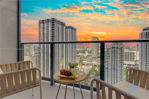 3004-159 Ne 6th St, Miami, FL, 33132-1899 | Card Image