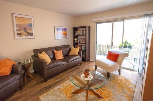 432 Edgehill Ln, Oceanside, CA, 92054-4726 | Card Image