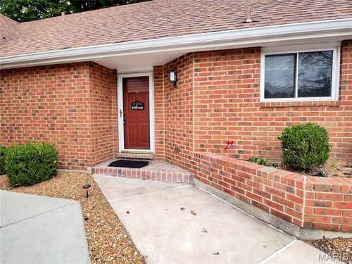 2252 Riverwood Trails Dr, Florissant, MO, 63031-8559 | Card Image