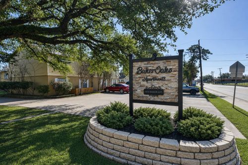 a3-1300 Baker Ave Avenue, Bryan, TX, 77803 | Card Image