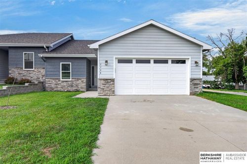 2708 Viking Cir, Blair, NE, 68008-1029 | Card Image