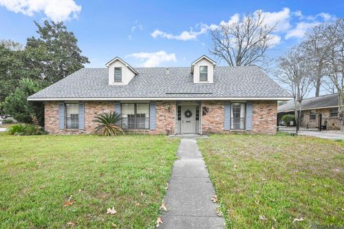 1090 Colonial Dr, Baton Rouge, LA, 70806-7726 | Card Image