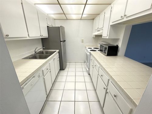 apt-405-2050 N Congress Ave, West Palm Beach, FL, 33401-1610 | Card Image