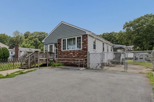 42 B St, Lynn, MA, 01905-1242 | Card Image