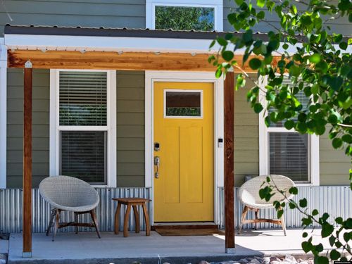 660 N 2nd St, Lander, WY, 82520-2301 | Card Image