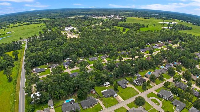 Aerial View of neighborhood | Image 26