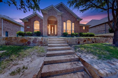 404 Castle St, DeSoto, TX, 75115-4996 | Card Image