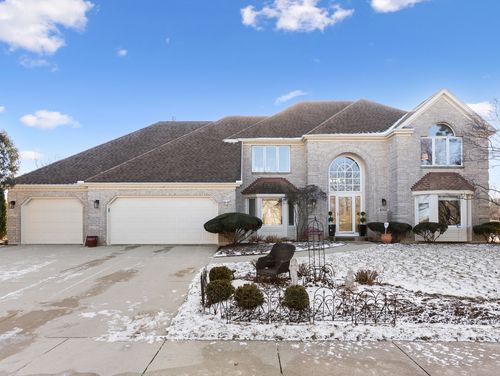 4005 White Eagle Dr, Naperville, IL, 60564-9702 | Card Image