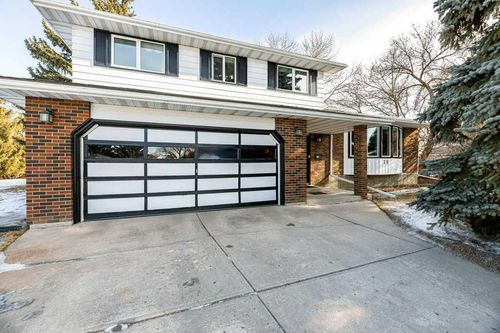 15 Waghorn Close, Red Deer, AB, T4N5L7 | Card Image