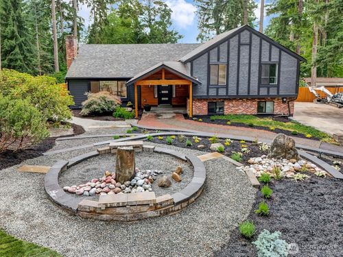 21401 Se 16th Pl, Sammamish, WA, 98075-7119 | Card Image