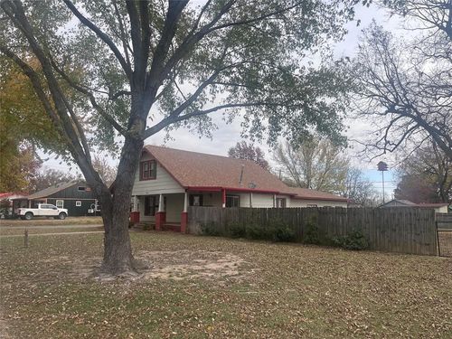 613 N Wineblood St, Checotah, OK, 74426-1820 | Card Image