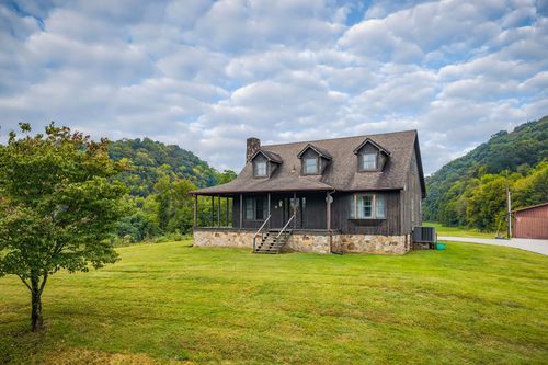 82 Everette Mcclerran Rd, Celina, TN, 38551-6387 | Card Image