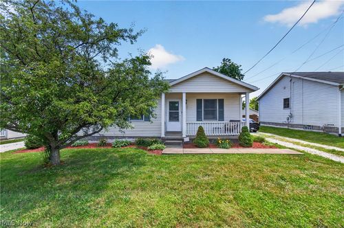 3014 Harmont Avenue Ne, Canton, OH, 44705 | Card Image