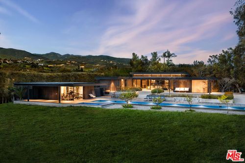 6709 Zumirez Dr, Malibu, CA, 90265-4314 | Card Image