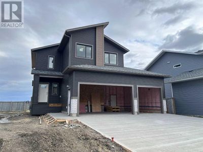 13521 104 A St, House other with 3 bedrooms, 3 bathrooms and 6 parking in Grande Prairie AB | Image 1