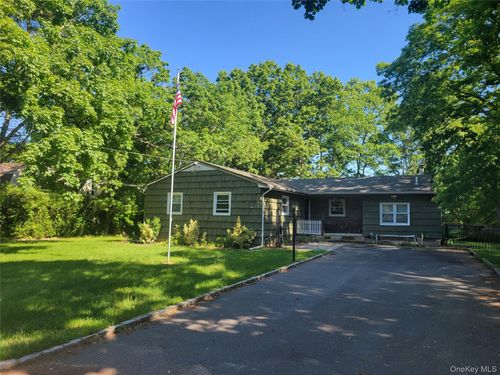 29 Wrana St, Medford, NY, 11763-3551 | Card Image