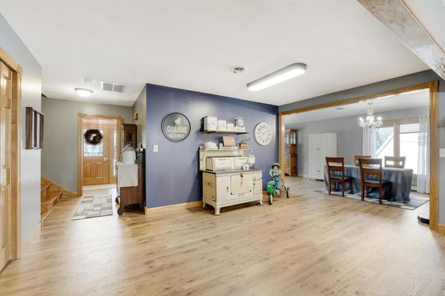 This space is an entertainer's dream - plenty of room for additional seating and serving food. | Image 15