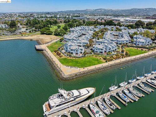 807 Commodore Drive, Richmond, CA, 94804-4585 | Card Image
