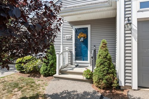 202-202 Village Ln, Bellingham, MA, 02019-1136 | Card Image
