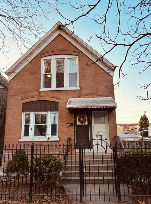 2-2846 N Troy St, Chicago, IL, 60618-7613 | Card Image