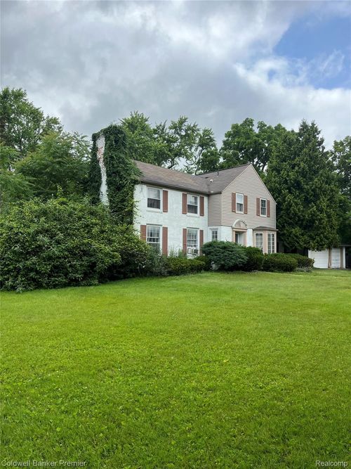 26751 Meadowbrook Way, Lathrup Village, MI, 48076-4511 | Card Image