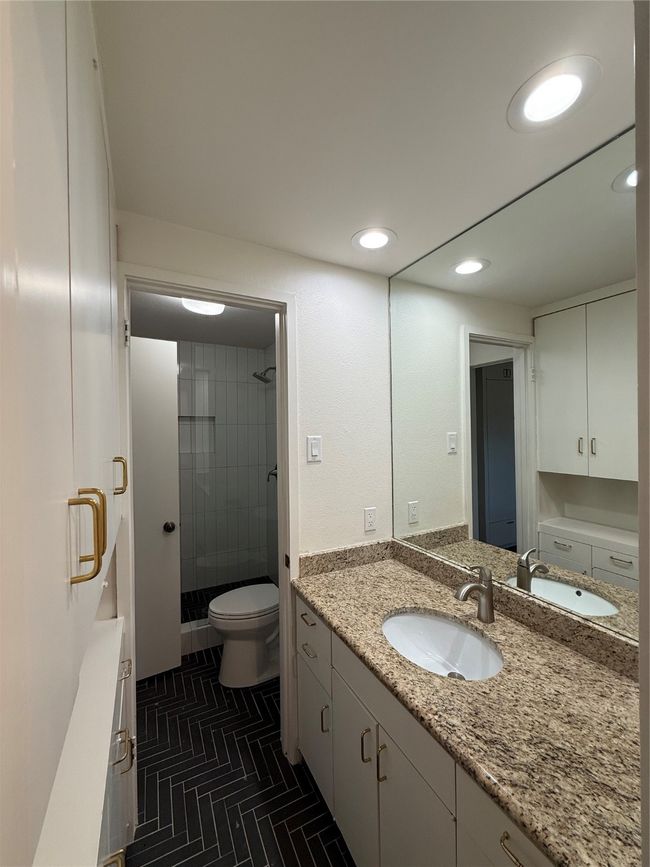 10527 Sandpiper Ln, Home with 3 bedrooms, 2 bathrooms and null parking in Dallas TX | Image 14