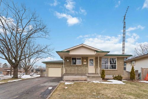 7199 Freeman Street, Niagara Falls, ON, L2E5V8 | Card Image