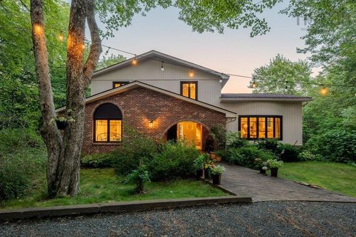 32 Halfway Lake Dr, House with 4 bedrooms, 3 bathrooms and null parking in Hammonds Plains NS | Card Image