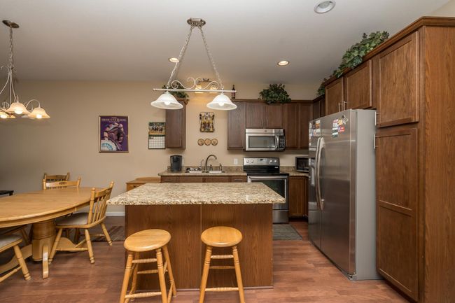 4129 Jarmann Ln, Townhouse with 3 bedrooms, 3 bathrooms and null parking in Shakopee MN | Image 4