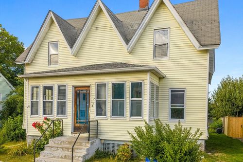 7 Woodbine St, Somerville, MA, 02143-1116 | Card Image