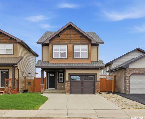451 Henick Cres, Saskatoon, SK, S7R0J4 | Card Image