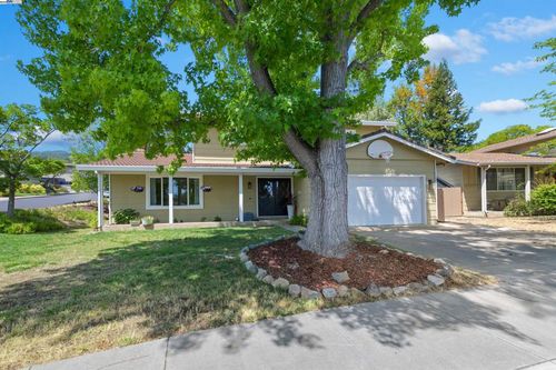 7606 Desertwood Ln, Pleasanton, CA, 94588-4369 | Card Image