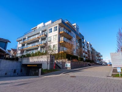 102 - 10177 River Dr, Condo with 2 bedrooms, 2 bathrooms and 1 parking in Richmond BC | Image 1