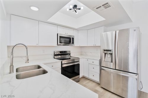 unit-c-5064 Spencer St, Las Vegas, NV, 89119-2170 | Card Image