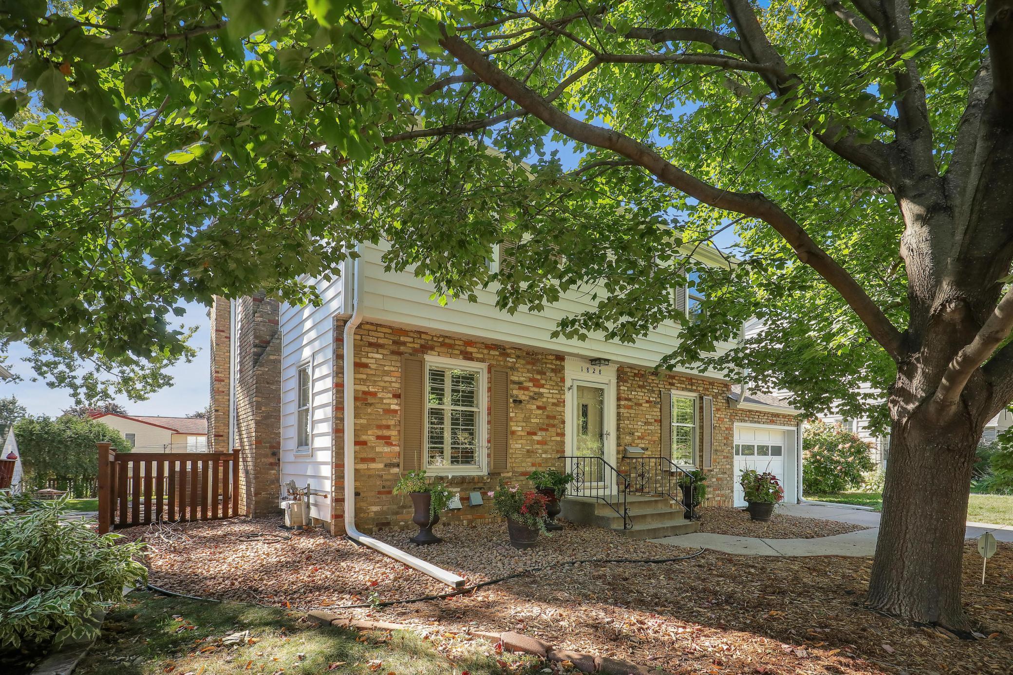 Montreal Ave, Saint Paul, MN 55116