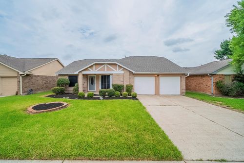 10837 W Mulberry Dr, La Porte, TX, 77571-4363 | Card Image