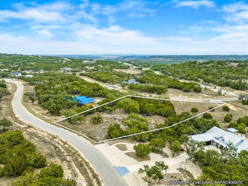 1718 Paradise Pkwy, Canyon Lake, TX, 78133-6488 | Card Image