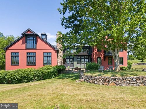 9425 Blackpond Ln, Delaplane, VA, 20144-1904 | Card Image